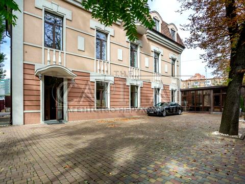 комерційна за адресою Жилянська вул., 97