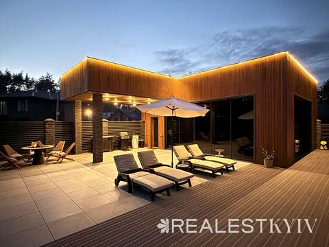 будинок за адресою Квітнева вул.