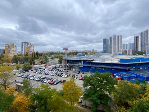 квартира за адресою Академіка Глушкова просп., 19
