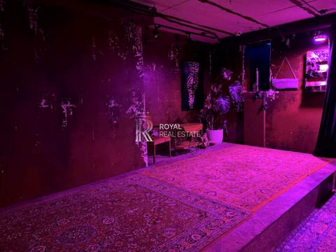 комерційна за адресою Велика Васильківська вул. (Червоноармійська), 32-А