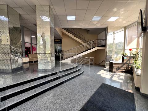 комерційна за адресою Перемоги вул., 53