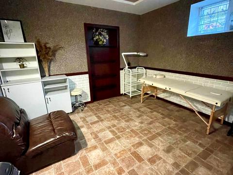комерційна за адресою Виговського вул. (Суворова), 9а