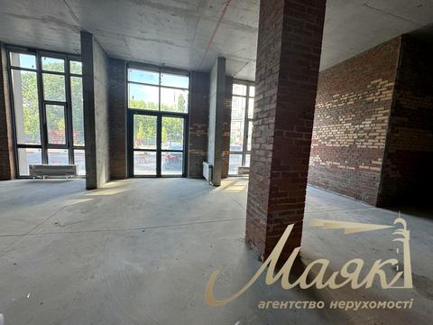 коммерческая по адресу Любомира Гузара просп. (Космонавта Комарова), 15