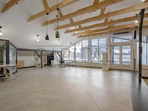 комерційна за адресою Куренівська вул., 21