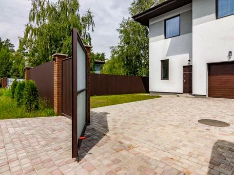 дом по адресу Сержа Лифаря ул. (Олександра Сабурова)