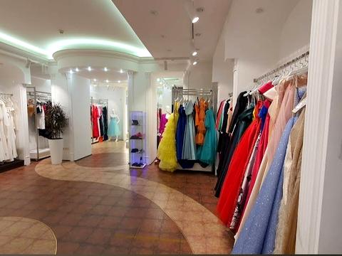 комерційна за адресою Антоновича вул. (Горького), 18