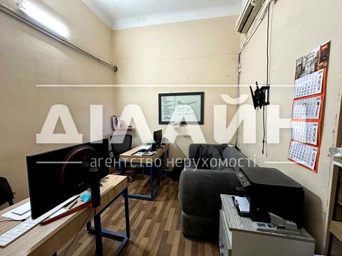 комерційна за адресою Теплобудівна вул., 22