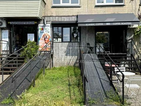 коммерческая по адресу вул. Вінстона Черчилля, 25