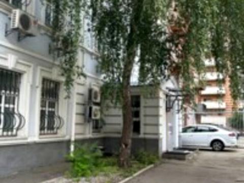 комерційна за адресою Саксаганського вул., 111-А