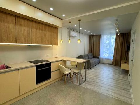 квартира за адресою Космічна вул., 5