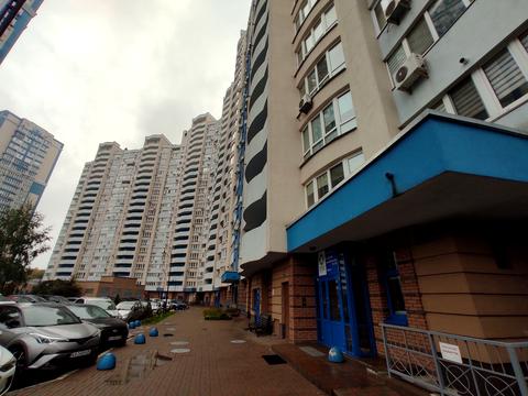 квартира за адресою Авіаконструктора Ігоря Сікорського вул. (Танкова), 1