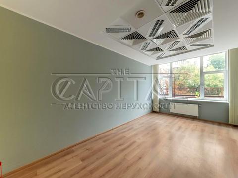 комерційна за адресою Дмитрівська вул., 94