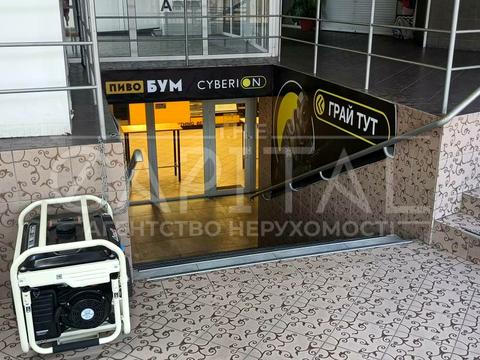 комерційна за адресою Андрія Малишка вул., 1