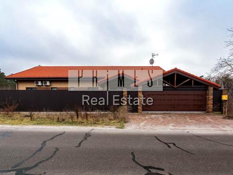 будинок за адресою Центральна вул.