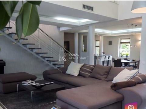 будинок за адресою Центральна