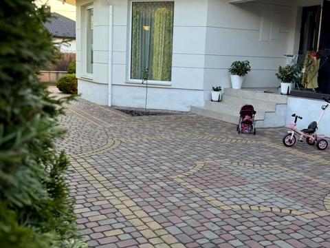 будинок за адресою Нова