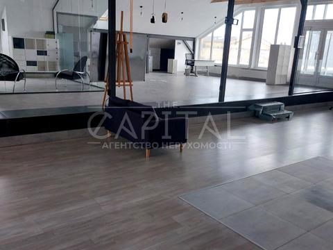 комерційна за адресою Куренівська, 21