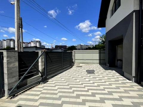 будинок за адресою Степана Бандери вул.