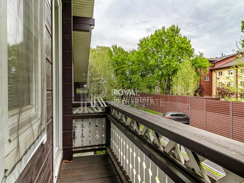 будинок за адресою Квітнева