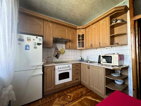 квартира за адресою Анни Ахматової вул., 25