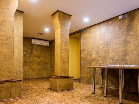 комерційна за адресою Межигірська, 30