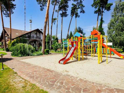 коммерческая по адресу київська, 1