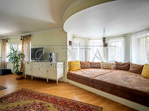 будинок за адресою Центральна, 3