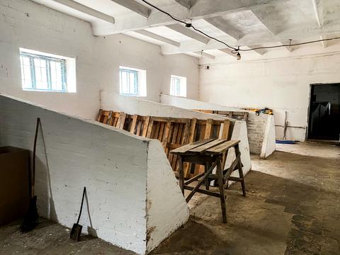 коммерческая по адресу Центральна, 1