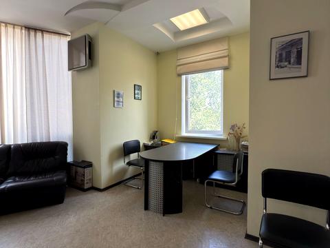 комерційна за адресою Сергія Подолинського вул. (Благоєва), 31г
