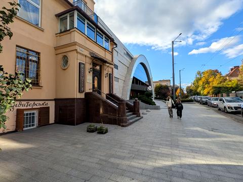 коммерческая по адресу Мельника ул. (Черняховского), 20