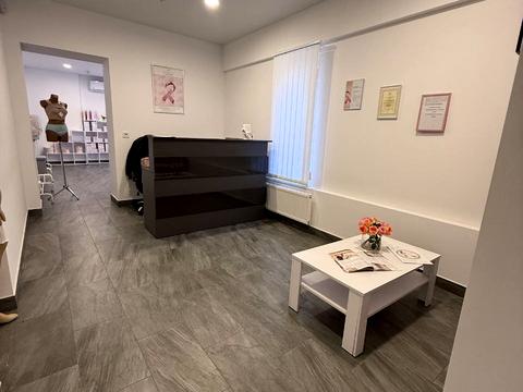 комерційна за адресою Садова вул., 13