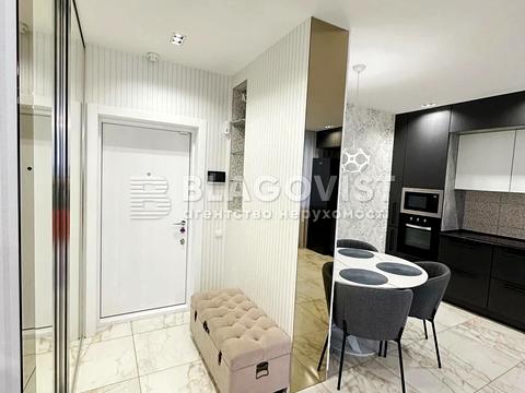 квартира по адресу Софии Русовой ул., 5