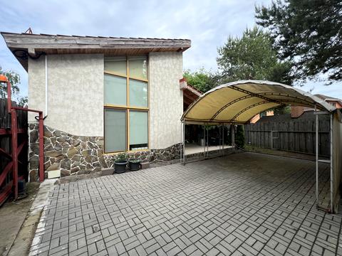 будинок за адресою Богатирська вул., 30а