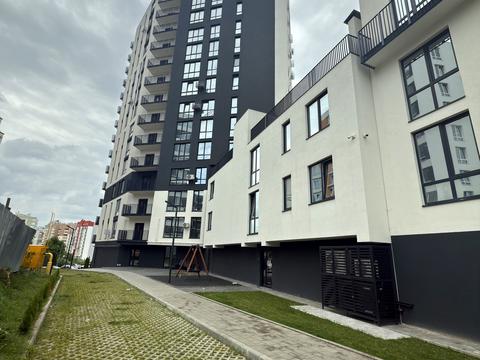 комерційна за адресою Малоголосківська вул., 12г