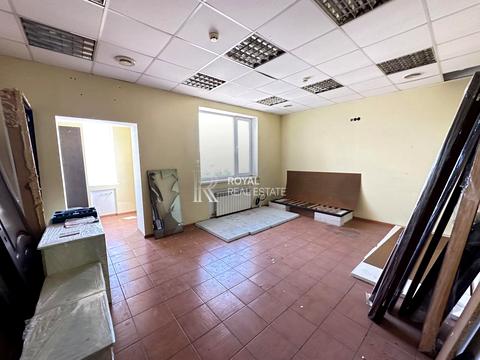 комерційна за адресою Володимирська вул., 57А