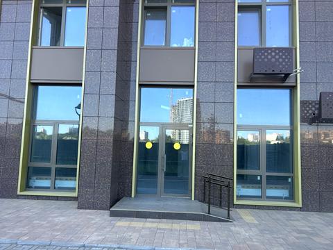 комерційна за адресою Краснова вул., 60