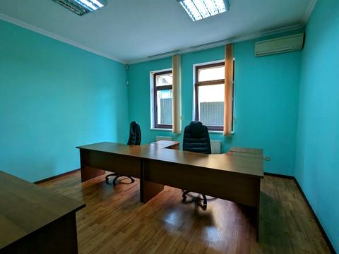 комерційна за адресою Павла Загребельного вул. (Миколи Раєвського), 8