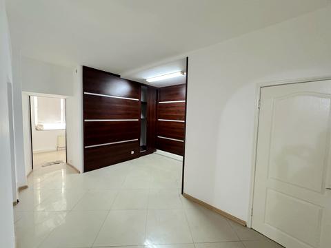 комерційна за адресою Дерибасівська вул., 1