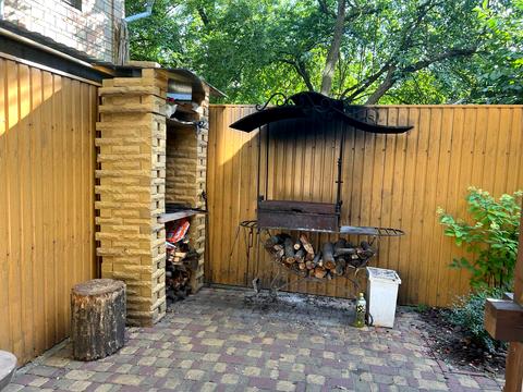 будинок за адресою Русанівські сади вул., 1