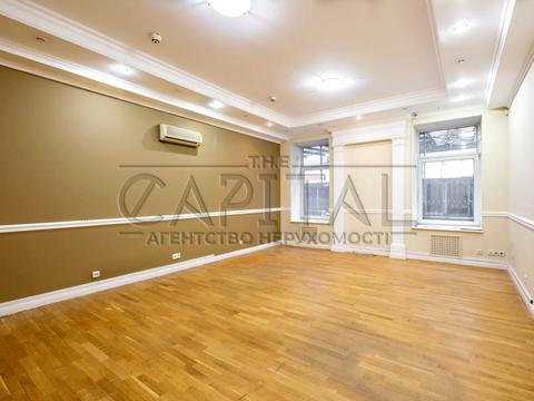 комерційна за адресою Жилянська вул., 5