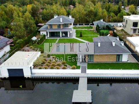 будинок за адресою Дніпровська