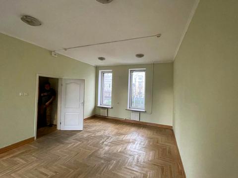 комерційна за адресою Антоновича вул. (Горького), 29