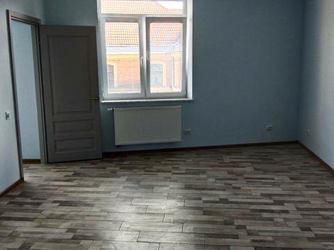 комерційна за адресою Олекси Новаківського вул., 1