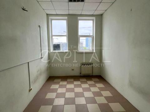 комерційна за адресою Федора Ернста вул., 4