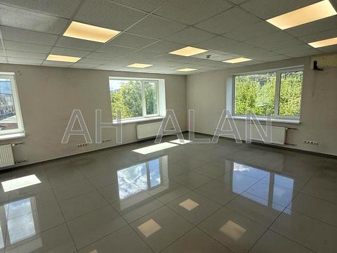 комерційна за адресою Казимира Малевича вул. (Боженка), 68Е