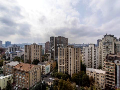 квартира за адресою Олександра Кониського вул., 44