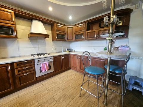квартира за адресою Надпільна вул., 241