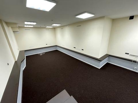 комерційна за адресою Небесної Сотні, 60 
