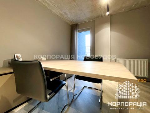 комерційна за адресою Богдана Хмельницького пл., 2В