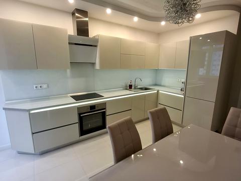 квартира за адресою Академіка Глушкова просп., 9